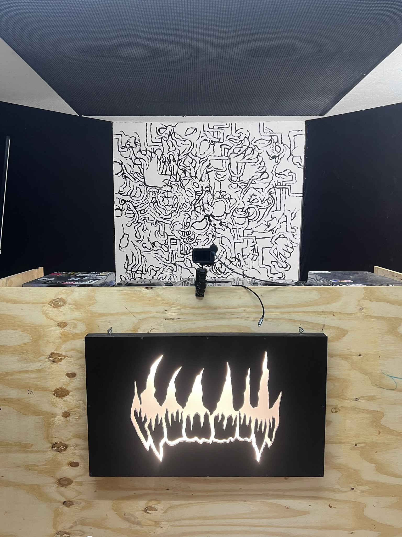 Black Teeth studio DJ booth in Ghent